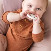 Dreh & Greif Babyspielzeug – Ozzo – Bild 2