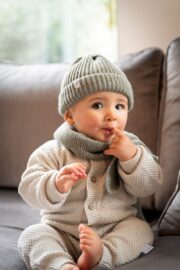 Baby’s Only - Baby Strampler Willow aus Bio-Baumwolle – gestrickt, warm & stilvo – Bild 3