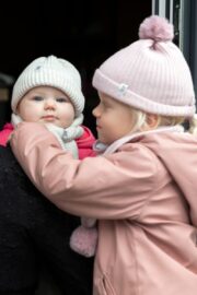Kinder Winterset Mütze & Schal mit Pompon – Bild 4