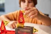 Cleverclixx Mini Tiles Sinterklaas Limited Edition mit 30 magnetischen Bausteinen