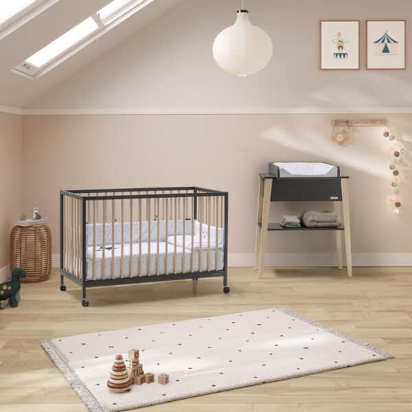 Babybett Mountain 120 × 60 cm in Anthrazit und Natur