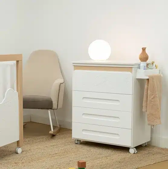 Badewickelkommode Dolce Magic Weiß/Natur mit beige gepunkteter Wickelauflage