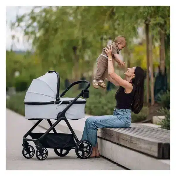 inderwagen Nube 4-in-1 mit Babywanne, Sportsitz, Babyschale und ISOFIX-Basis